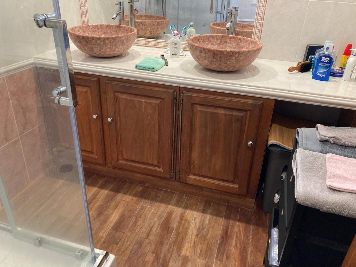 Location Chambre Avec Salle De Bain Et Partie Commune Sea View & Mountain View Renting 1 Of 3 Bedrooms With Shared Common Space 3 Bdrm Apt Not 1 Bdrm Plus Clime Ou Ac Coventry Exterior foto